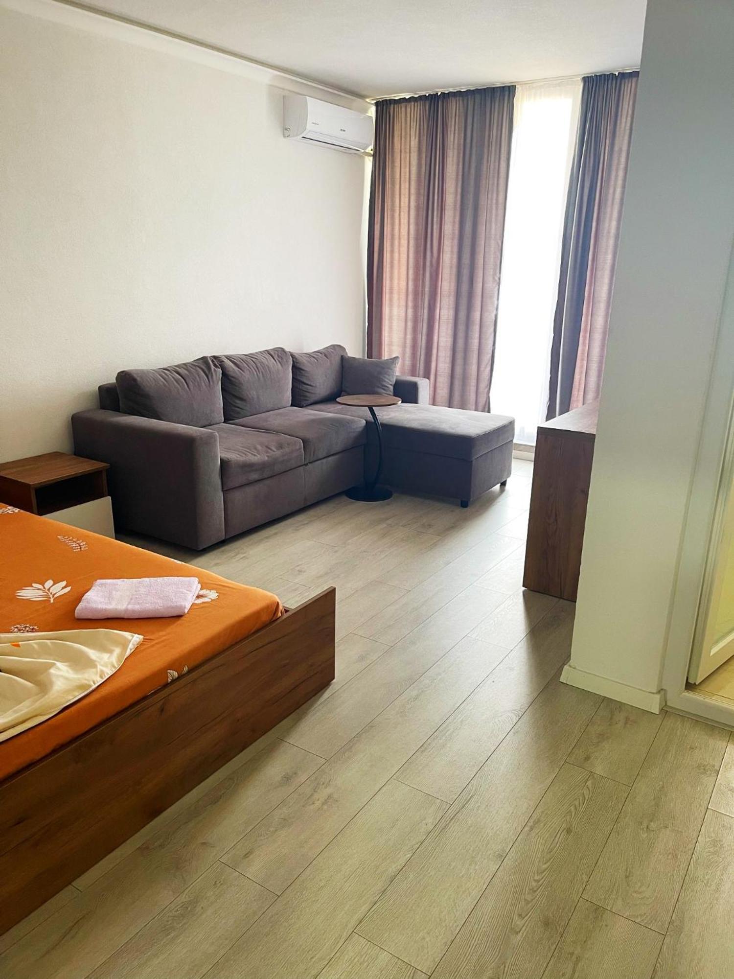 Infinity Plaza Hotel Gjakova Екстериор снимка