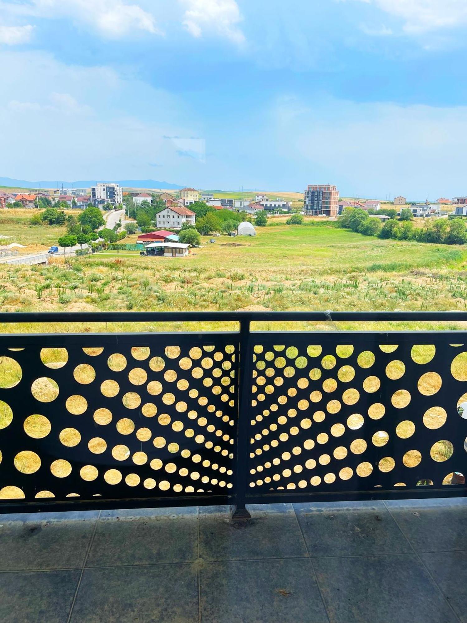 Infinity Plaza Hotel Gjakova Екстериор снимка
