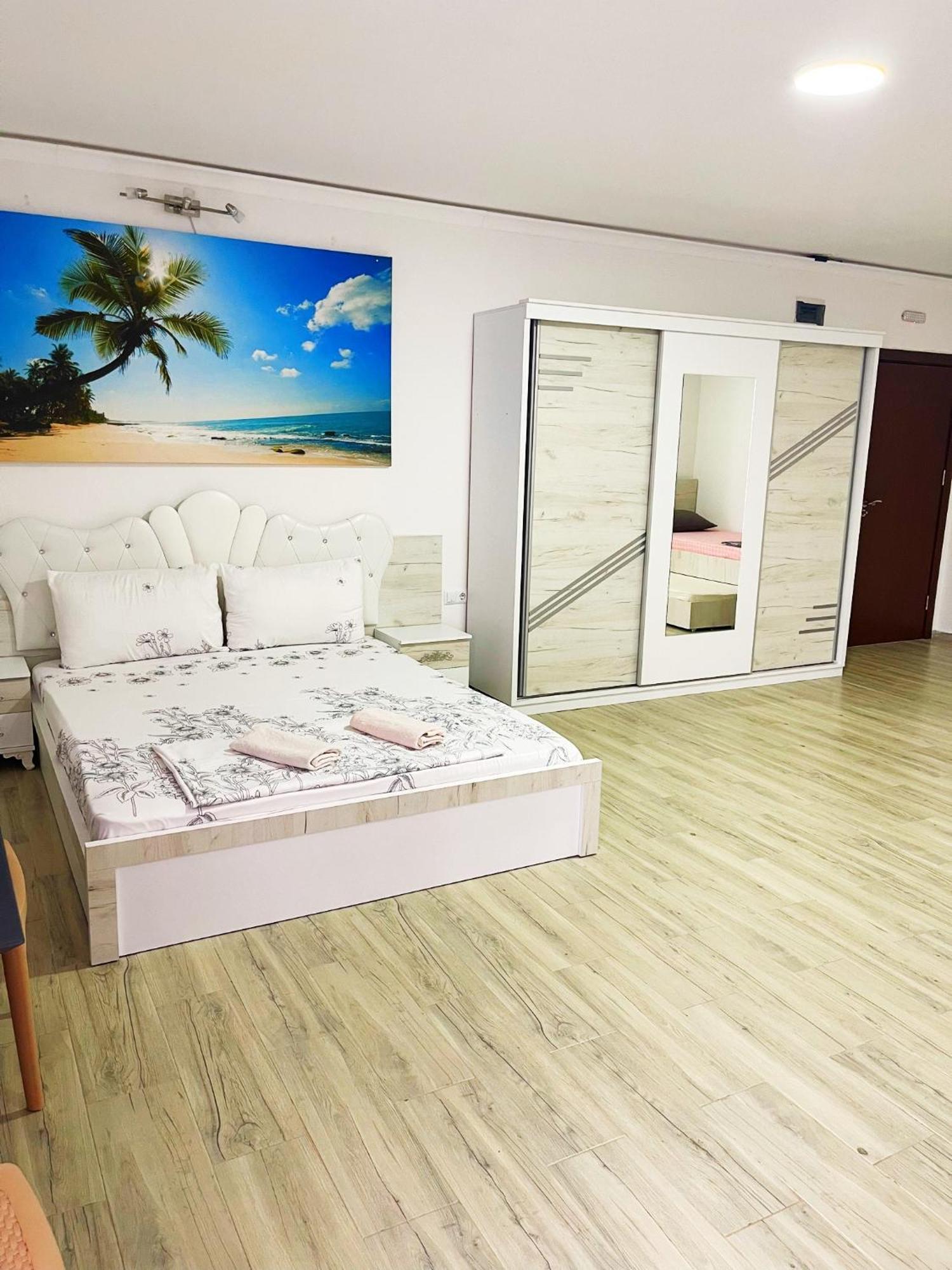 Infinity Plaza Hotel Gjakova Екстериор снимка