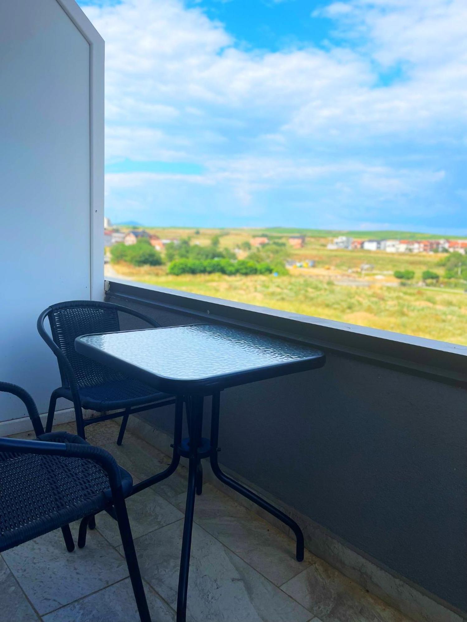 Infinity Plaza Hotel Gjakova Екстериор снимка