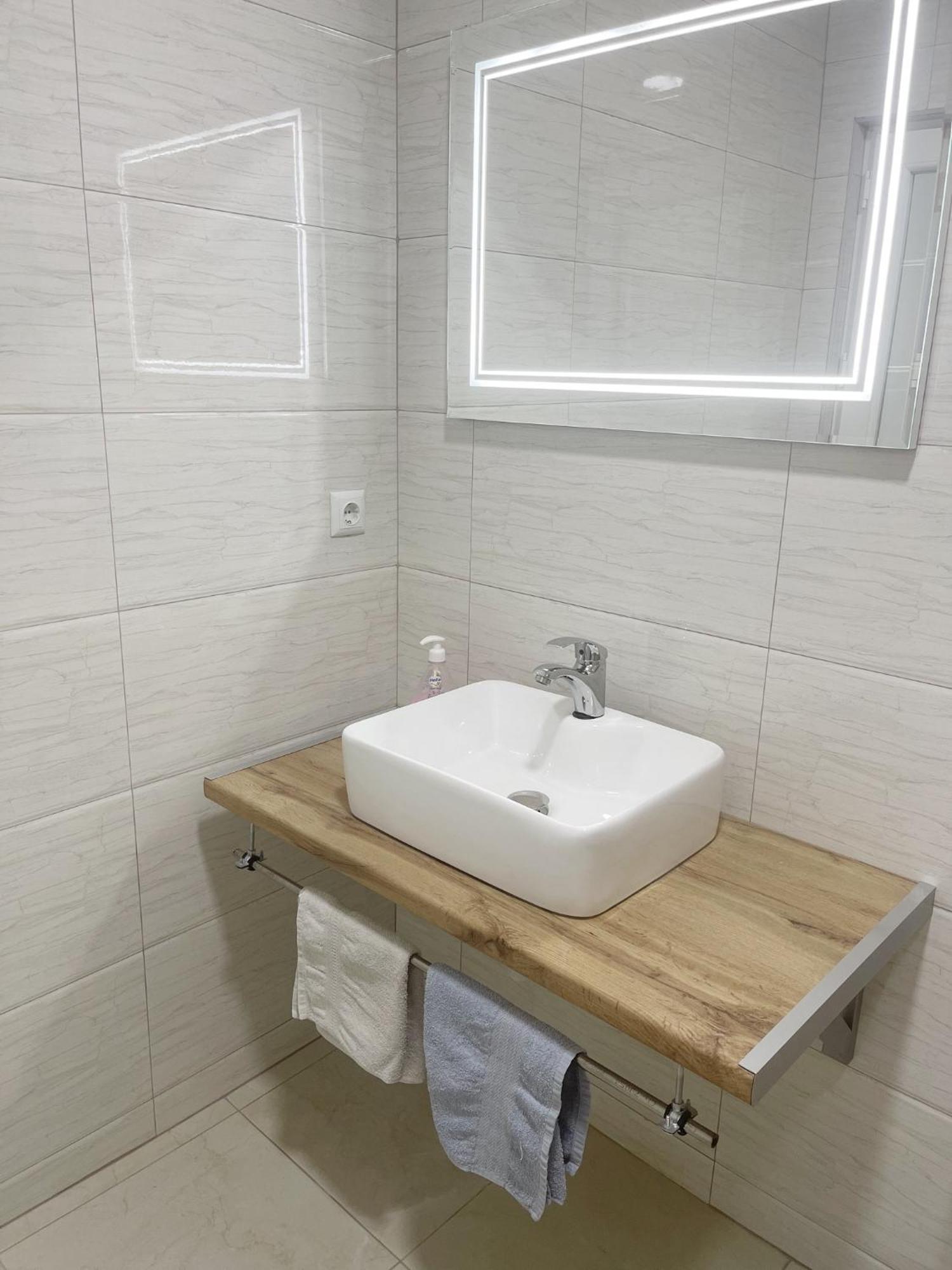 Infinity Plaza Hotel Gjakova Екстериор снимка