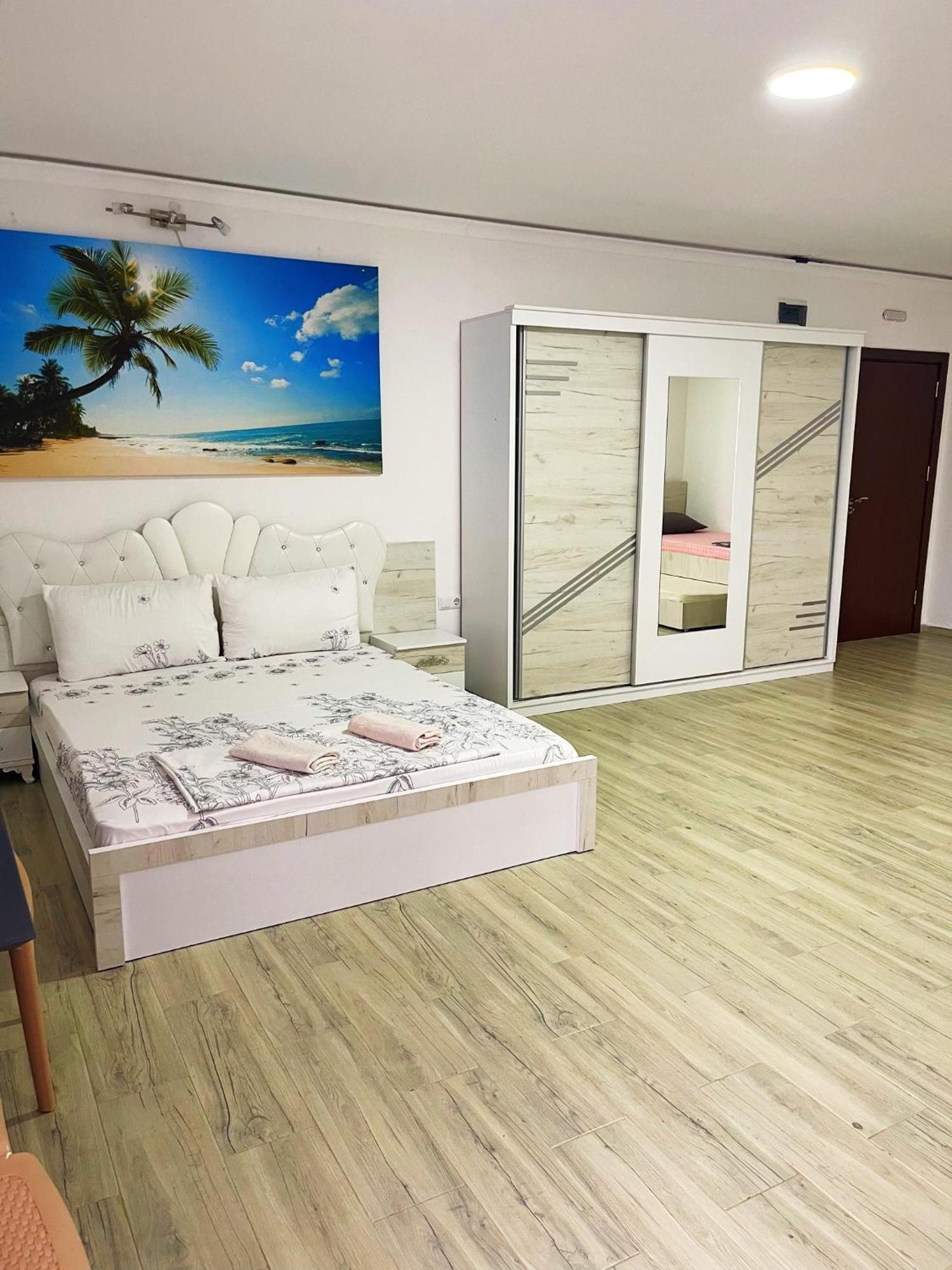 Infinity Plaza Hotel Gjakova Екстериор снимка