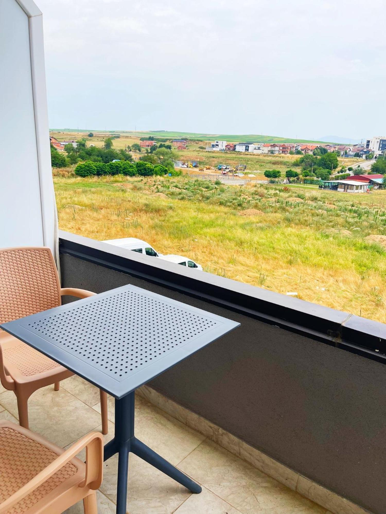 Infinity Plaza Hotel Gjakova Екстериор снимка